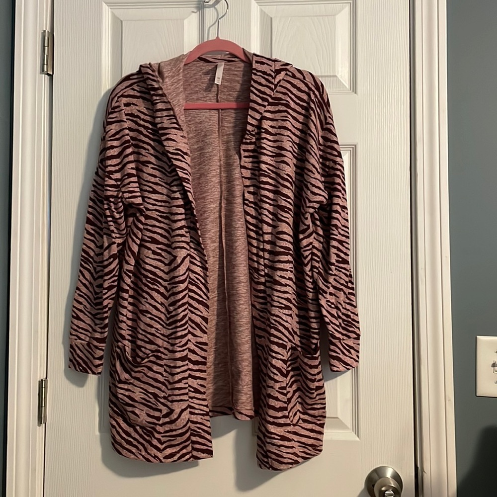 LuLaRoe Cozy Mackenzie - Size Medium